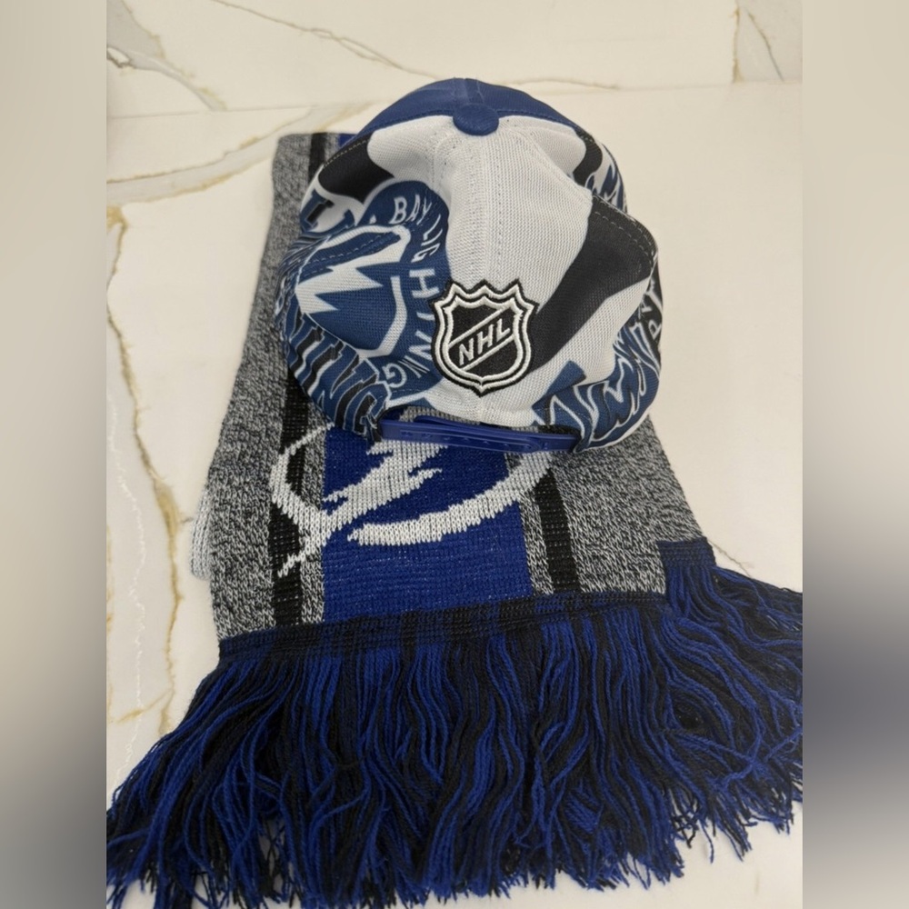 TAMPA BAY LIGHTNING NHL SCARF 60”x7” & Reebok SnapBack Center Ice Hat